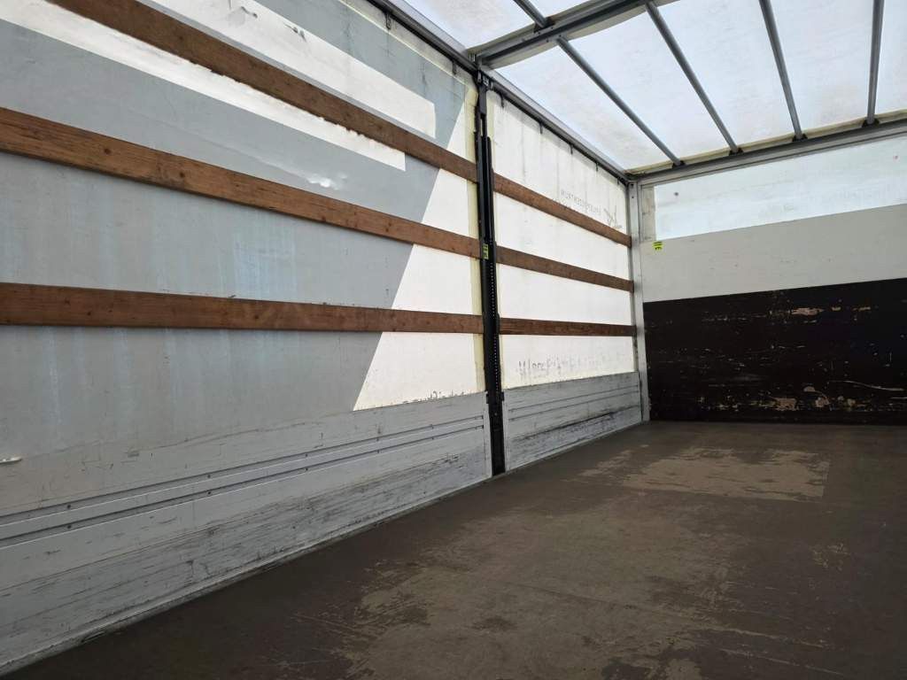 Fahrzeugabbildung DAF LF 170 Gardine, wie neu, nur 82 TKM Original !