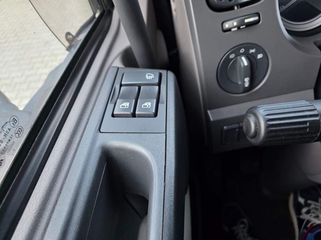 Fahrzeugabbildung DAF LF 170 Gardine, wie neu, nur 82 TKM Original !