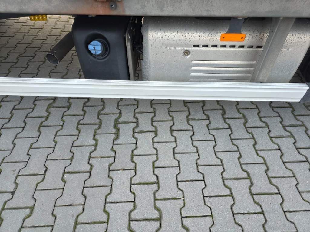 Fahrzeugabbildung DAF LF 170 Gardine, wie neu, nur 82 TKM Original !