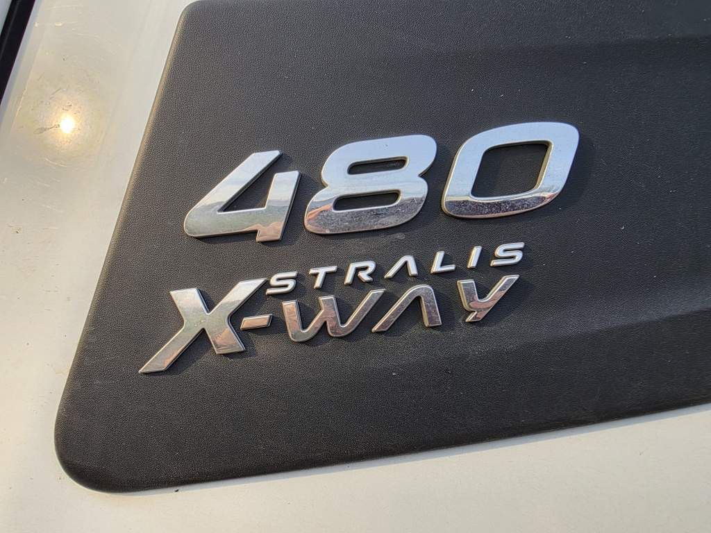 Fahrzeugabbildung Iveco 480 X-Way, Retarder, 2-Kreis-Hydraulik