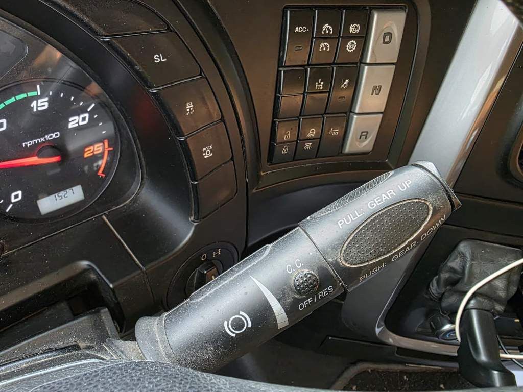 Fahrzeugabbildung Iveco 480 X-Way, Retarder, 2-Kreis-Hydraulik