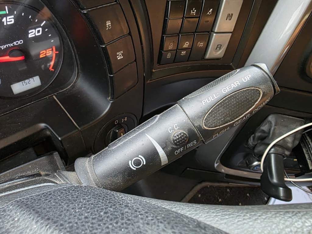 Fahrzeugabbildung Iveco 480 X-Way, Retarder, 2-Kreis-Hydraulik