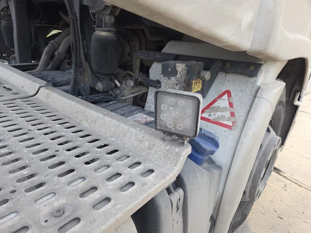 Fahrzeugabbildung Iveco 480 X-Way, Retarder, 2-Kreis-Hydraulik