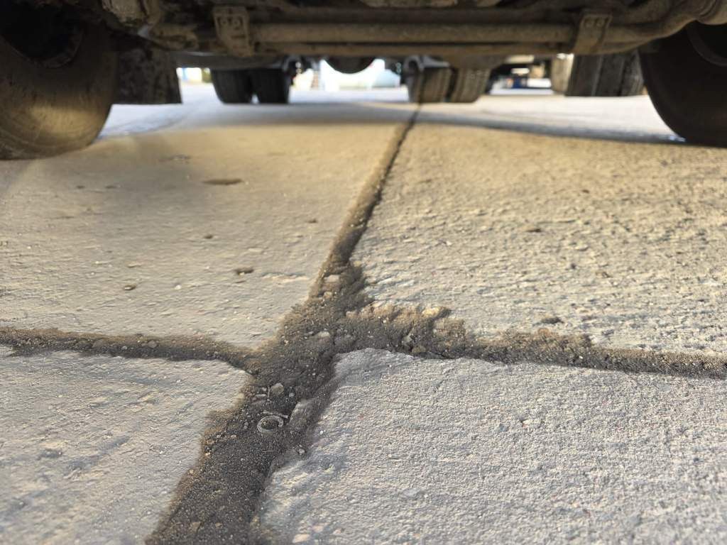 Fahrzeugabbildung Iveco 480 X-Way, Retarder, 2-Kreis-Hydraulik