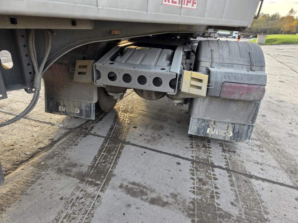 Fahrzeugabbildung Iveco 480 X-Way, Retarder, 2-Kreis-Hydraulik