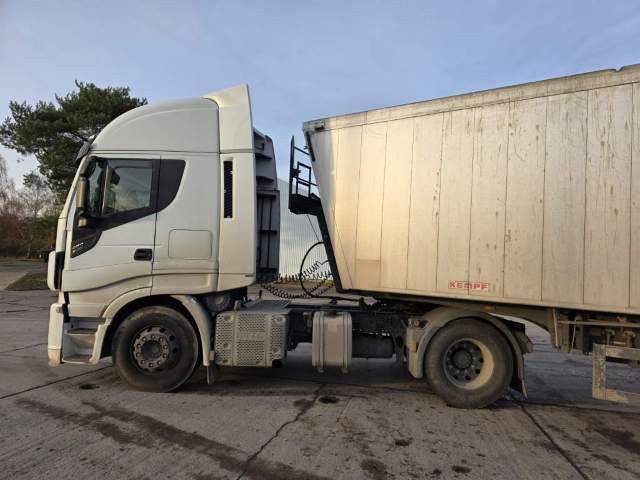 Fahrzeugabbildung Iveco 480 X-Way, Retarder, 2-Kreis-Hydraulik