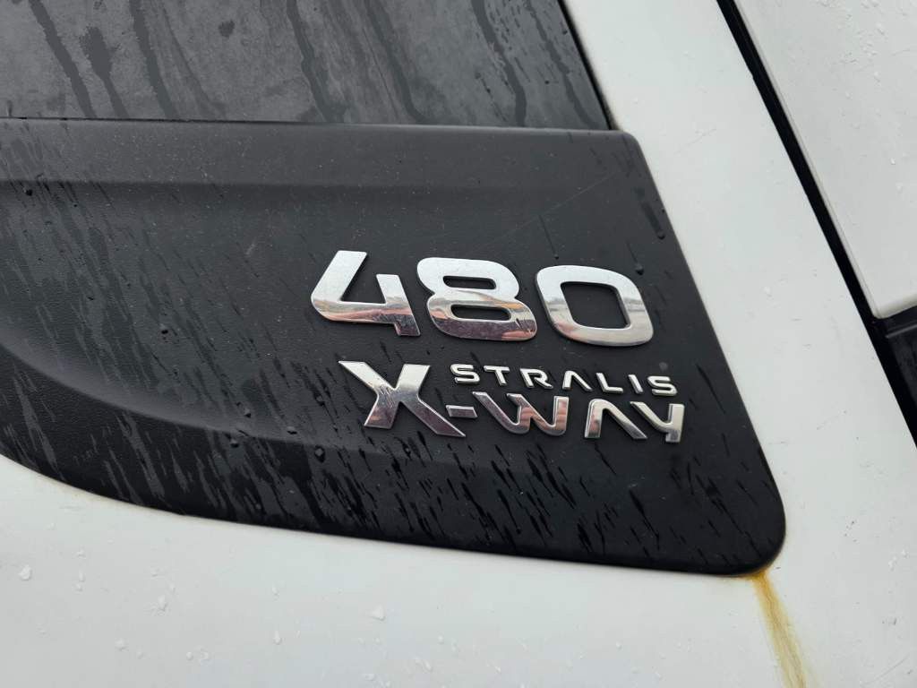Fahrzeugabbildung Iveco 480 X-Way, Retrader, 2-Kreis-Hydraulik