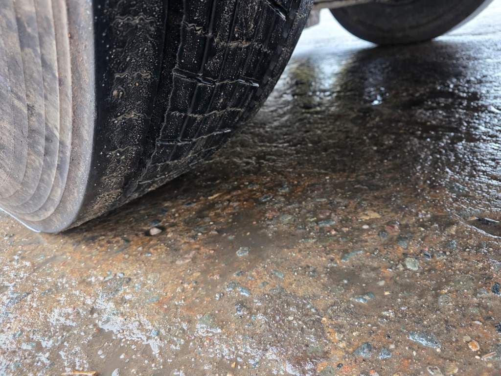 Fahrzeugabbildung Iveco 480 X-Way, Retrader, 2-Kreis-Hydraulik