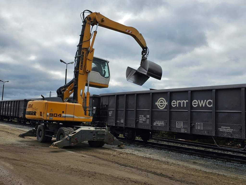Fahrzeugabbildung Liebherr A 904-2 C Litronic mit fahrbarer  Kabine, Klima
