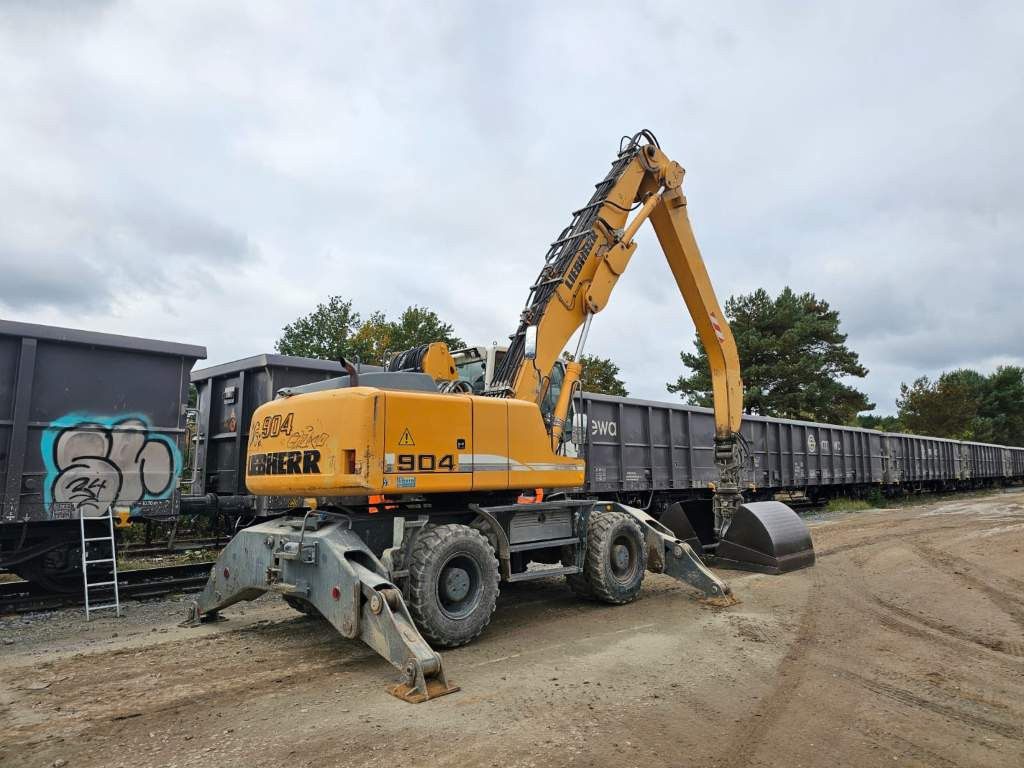 Fahrzeugabbildung Liebherr A 904-2 C Litronic mit fahrbarer  Kabine, Klima