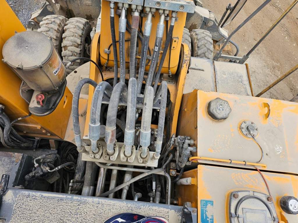 Fahrzeugabbildung Liebherr A 904-2 C Litronic mit fahrbarer  Kabine, Klima