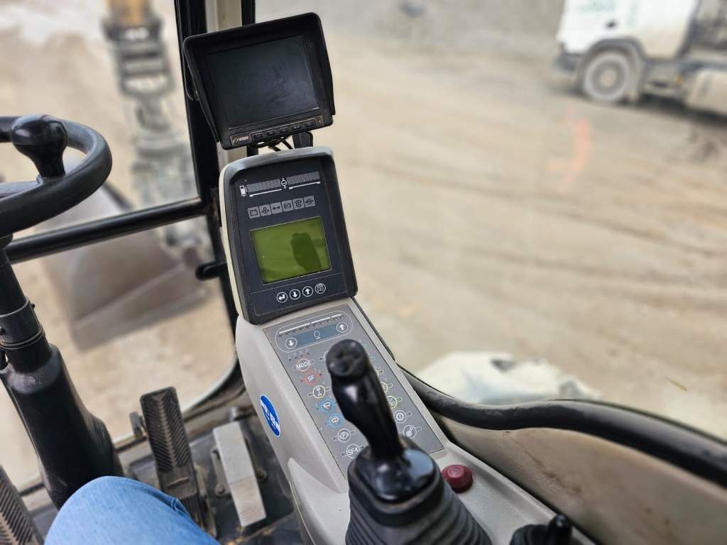 Fahrzeugabbildung Liebherr A 904-2 C Litronic mit fahrbarer  Kabine, Klima