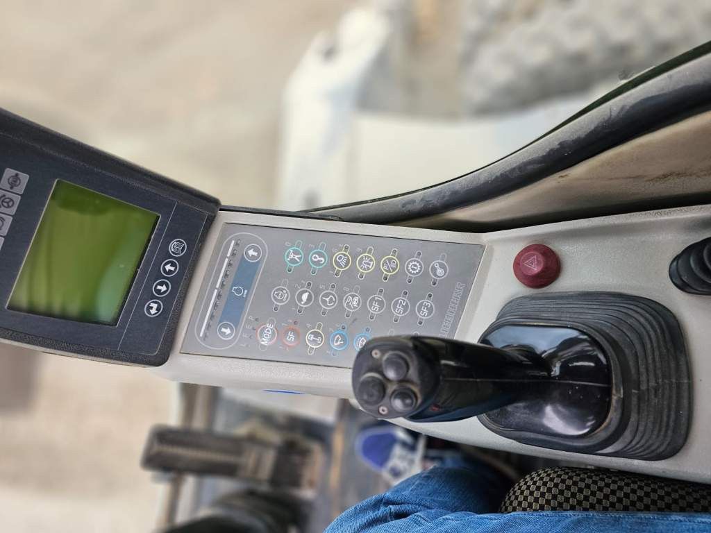 Fahrzeugabbildung Liebherr A 904-2 C Litronic mit fahrbarer  Kabine, Klima