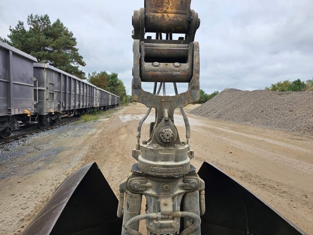 Fahrzeugabbildung Liebherr A 904-2 C Litronic mit fahrbarer  Kabine, Klima