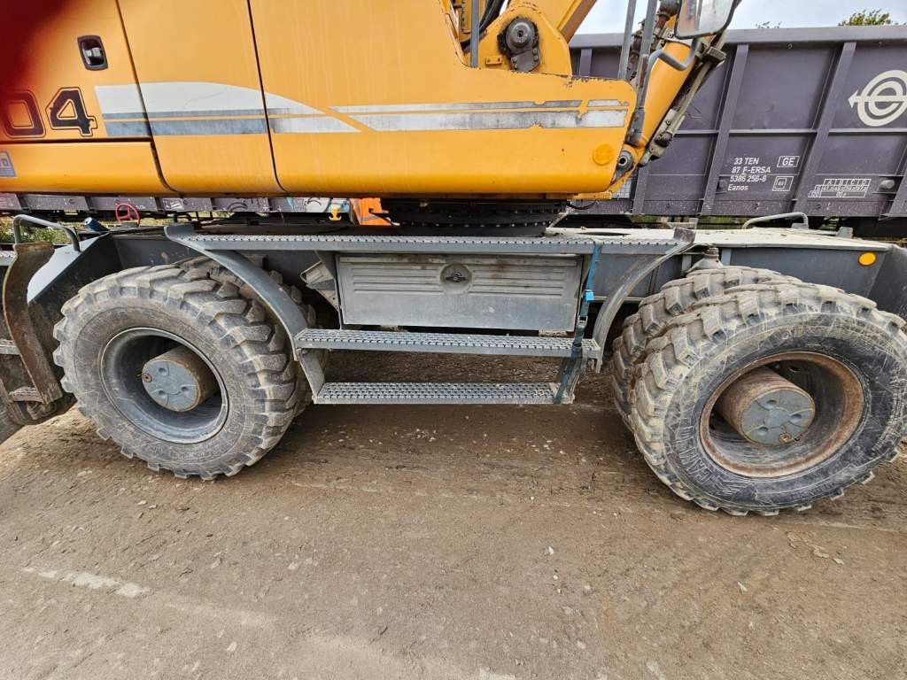 Fahrzeugabbildung Liebherr A 904-2 C Litronic mit fahrbarer  Kabine, Klima