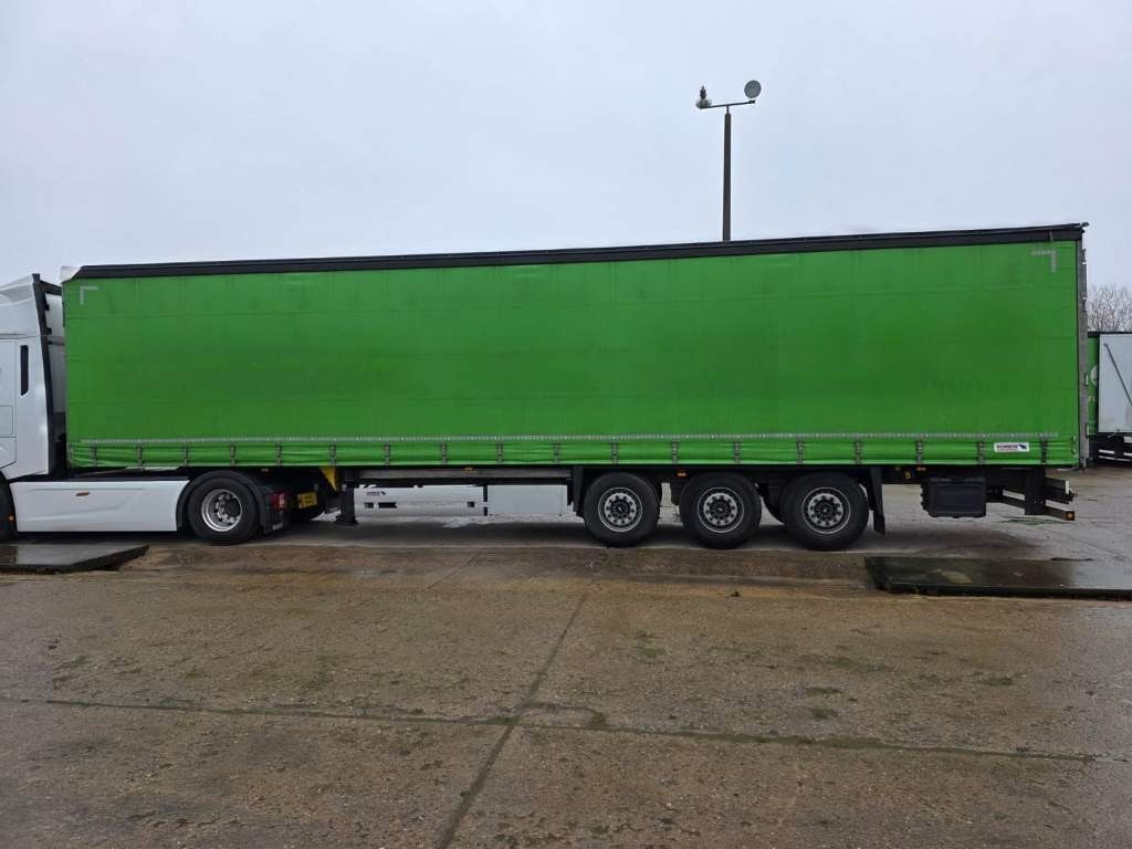 Fahrzeugabbildung Schmitz Cargobull Gardine Standard, Lift, 12642 XL, Edscha