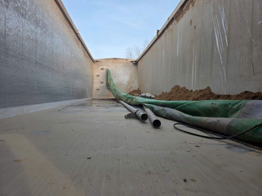 Fahrzeugabbildung Kempf ca. 50 cbm Getreidekipper, Unfall, Kornschieber