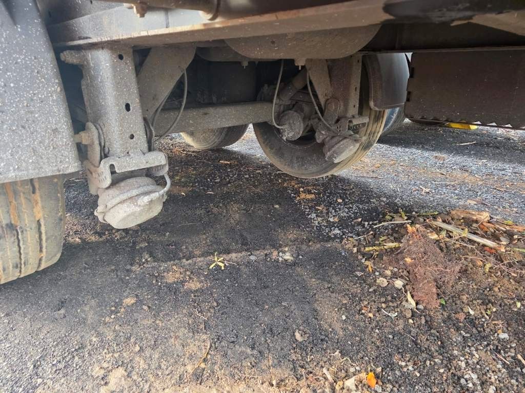 Fahrzeugabbildung Kempf ca. 50 cbm Getreidekipper, Unfall, Kornschieber