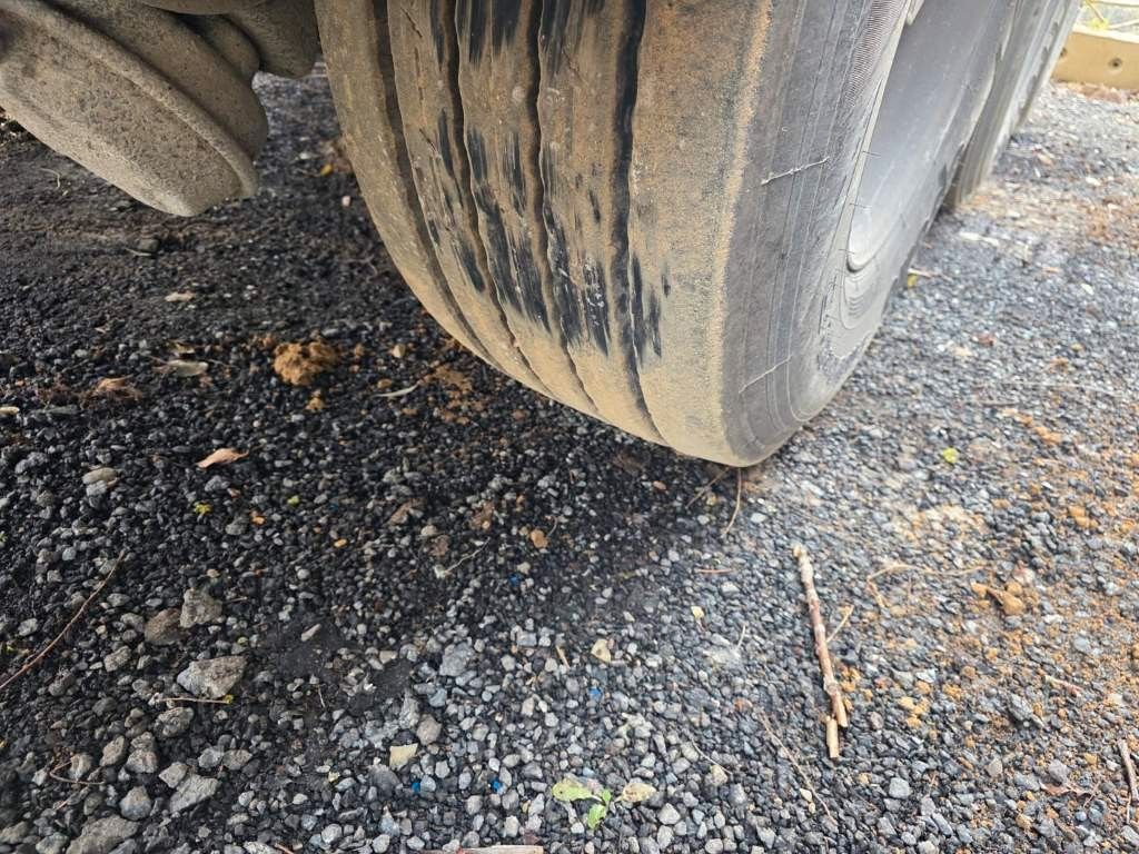 Fahrzeugabbildung Kempf ca. 50 cbm Getreidekipper, Unfall, Kornschieber