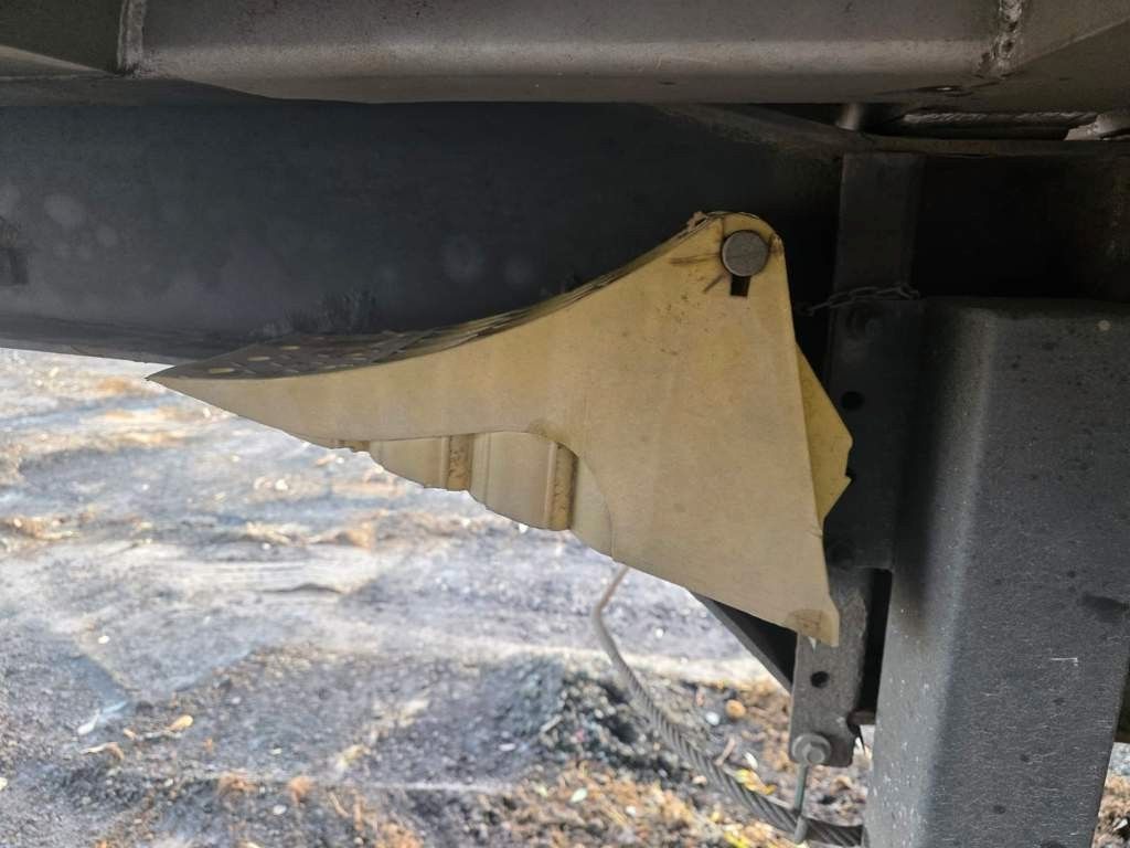 Fahrzeugabbildung Kempf ca. 50 cbm Getreidekipper, Unfall, Kornschieber