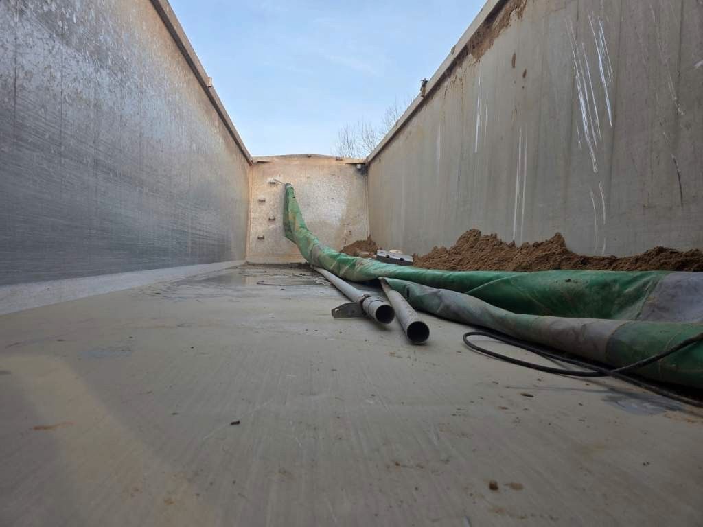 Fahrzeugabbildung Kempf ca. 50 cbm Getreidekipper, Unfall, Kornschieber