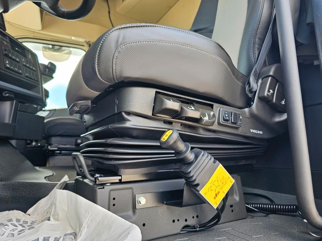 Fahrzeugabbildung Volvo Volvo 460 neues Modell, full Option, 2 Kreis Hyd