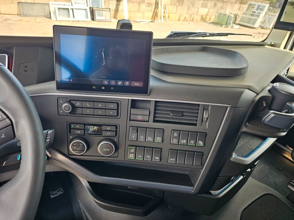 Fahrzeugabbildung Volvo Volvo 460 neues Modell, full Option, 2 Kreis Hyd