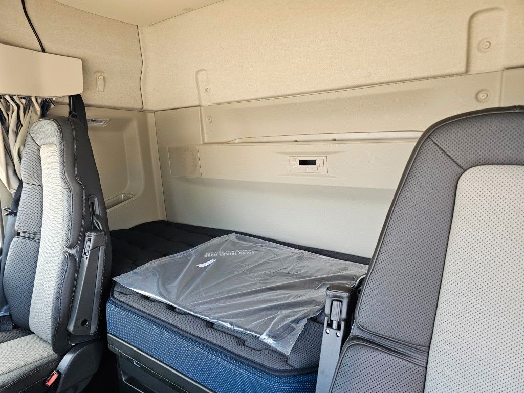 Fahrzeugabbildung Volvo Volvo 460 neues Modell, full Option, 2 Kreis Hyd