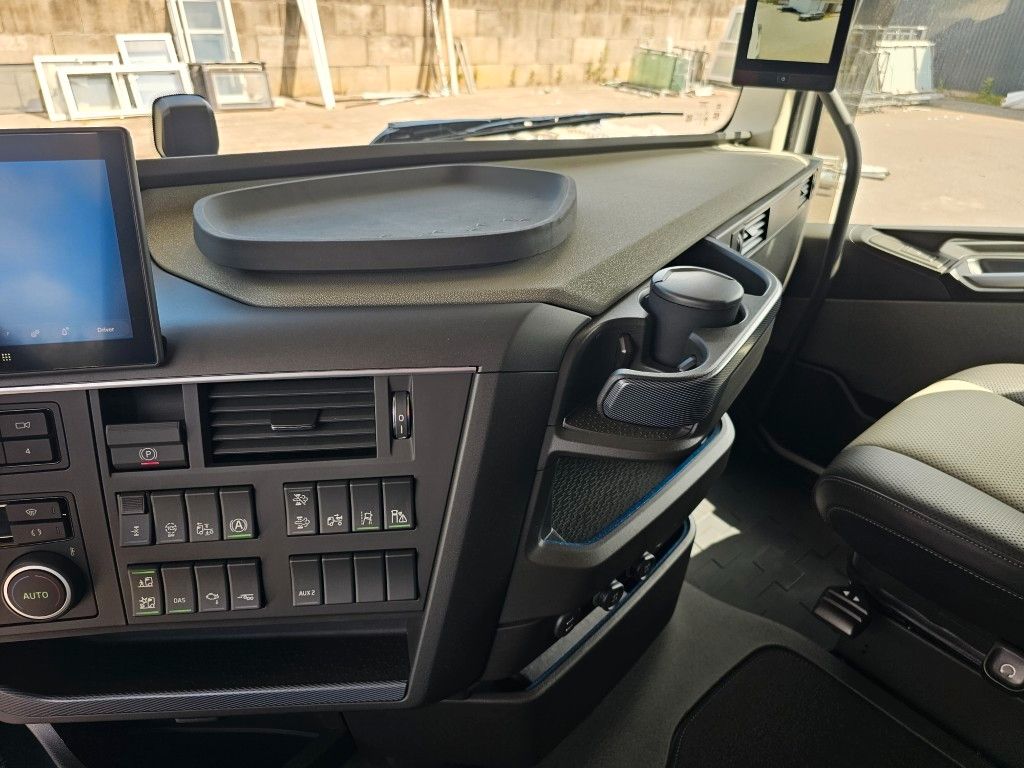 Fahrzeugabbildung Volvo Volvo 460 neues Modell, full Option, 2 Kreis Hyd