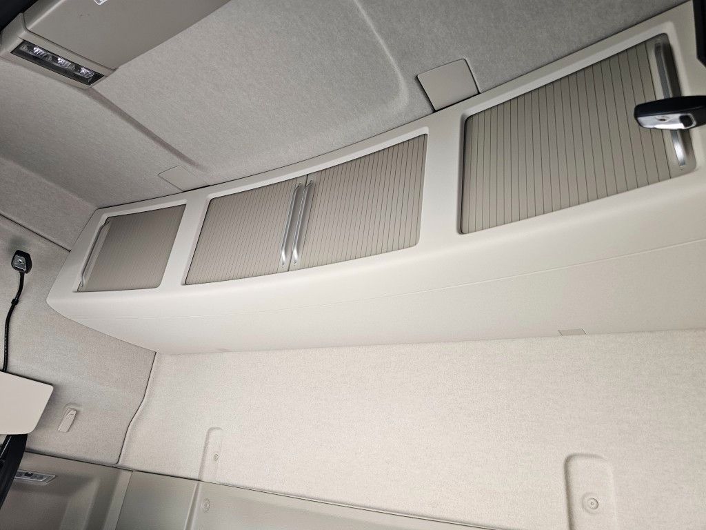 Fahrzeugabbildung Volvo Volvo 460 neues Modell, full Option, 2 Kreis Hyd