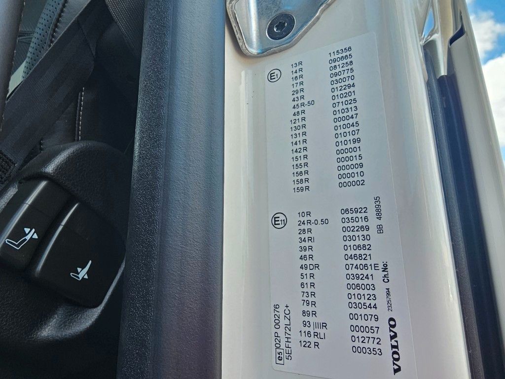 Fahrzeugabbildung Volvo Volvo 460 neues Modell, full Option, 2 Kreis Hyd