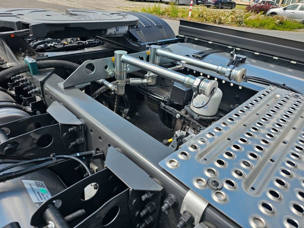 Fahrzeugabbildung Volvo Volvo 460 neues Modell, full Option, 2 Kreis Hyd