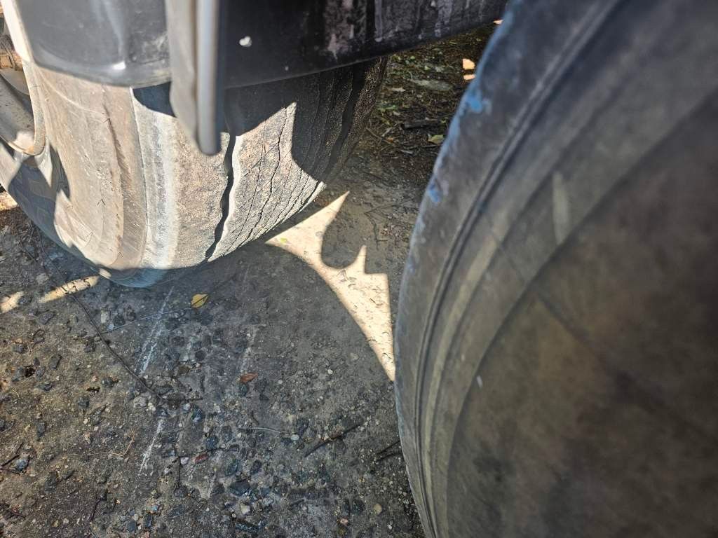 Fahrzeugabbildung Fliegl Kippchassis, Lift, SAF Scheibe