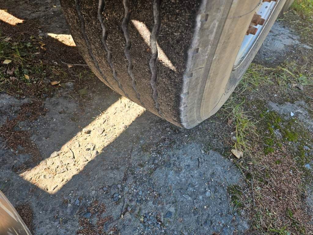 Fahrzeugabbildung Fliegl Kippchassis, Lift, SAF Scheibe