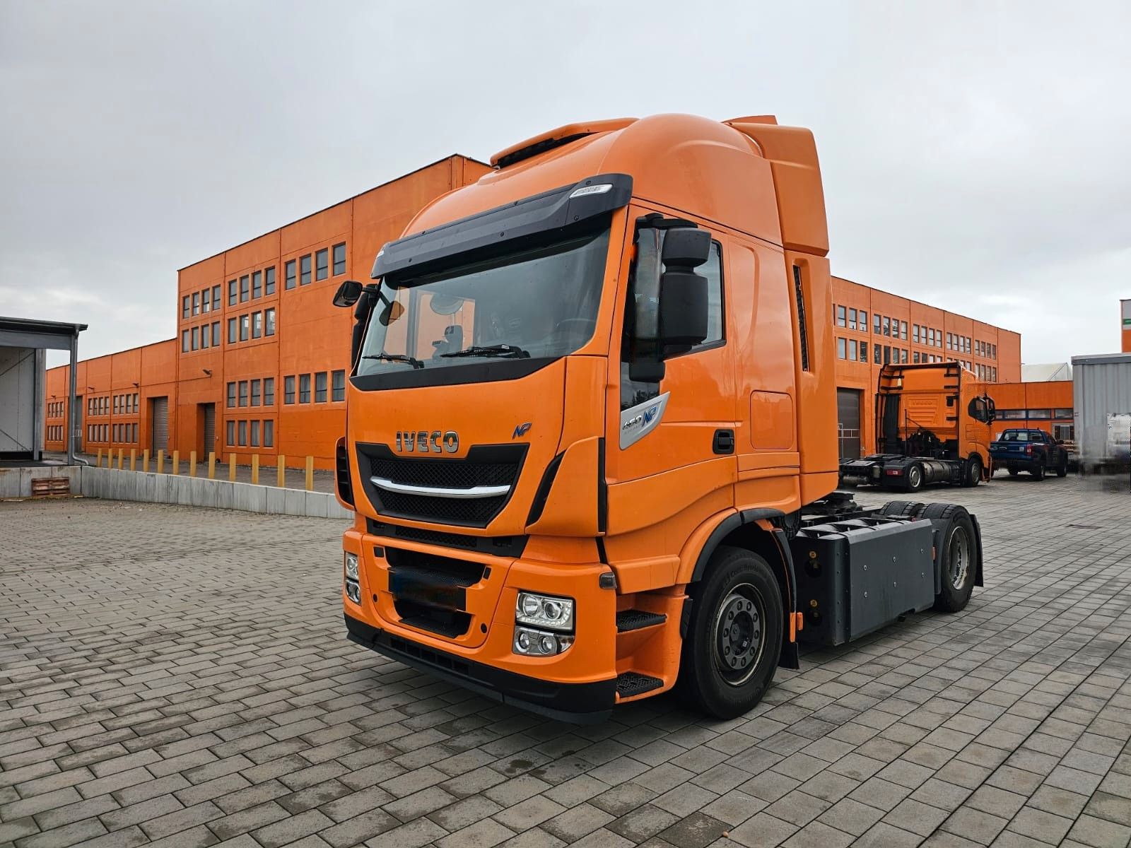 Fahrzeugabbildung Iveco 460 Hi Way, Retarder, Abstandstempomat