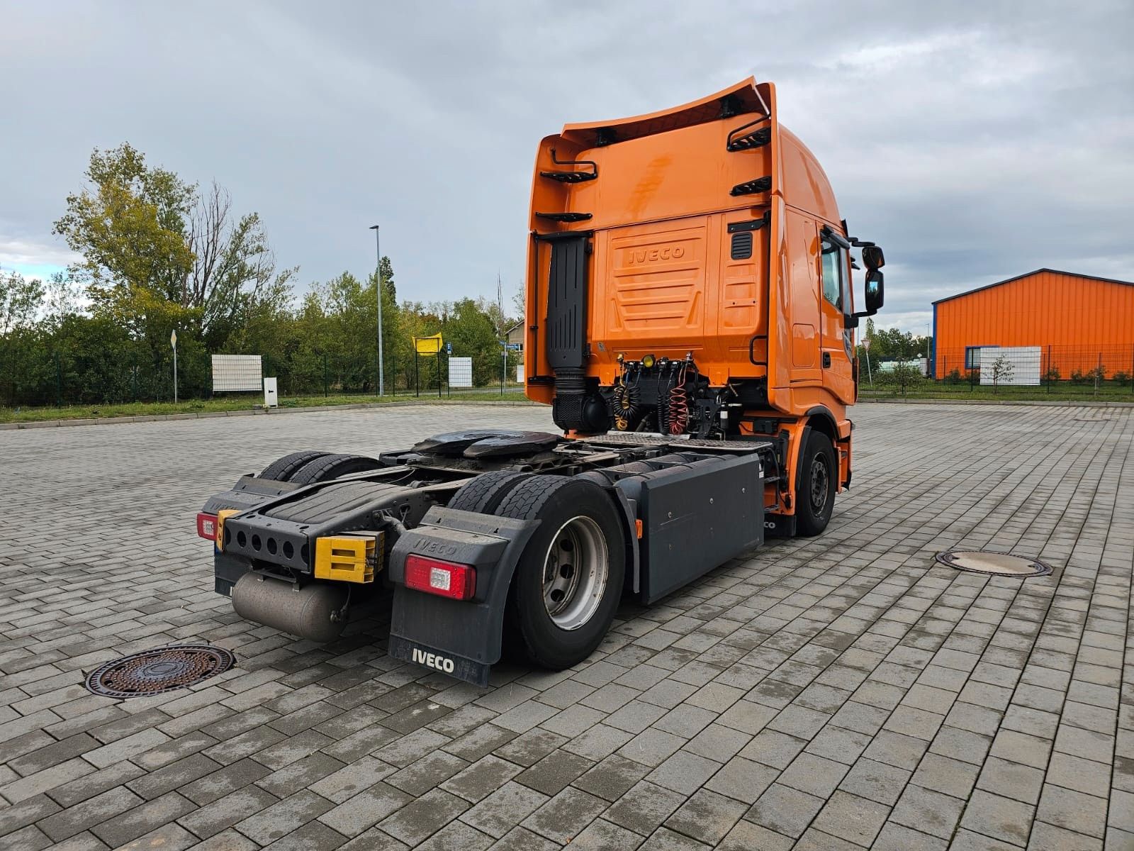 Fahrzeugabbildung Iveco 460 Hi Way, Retarder, Abstandstempomat