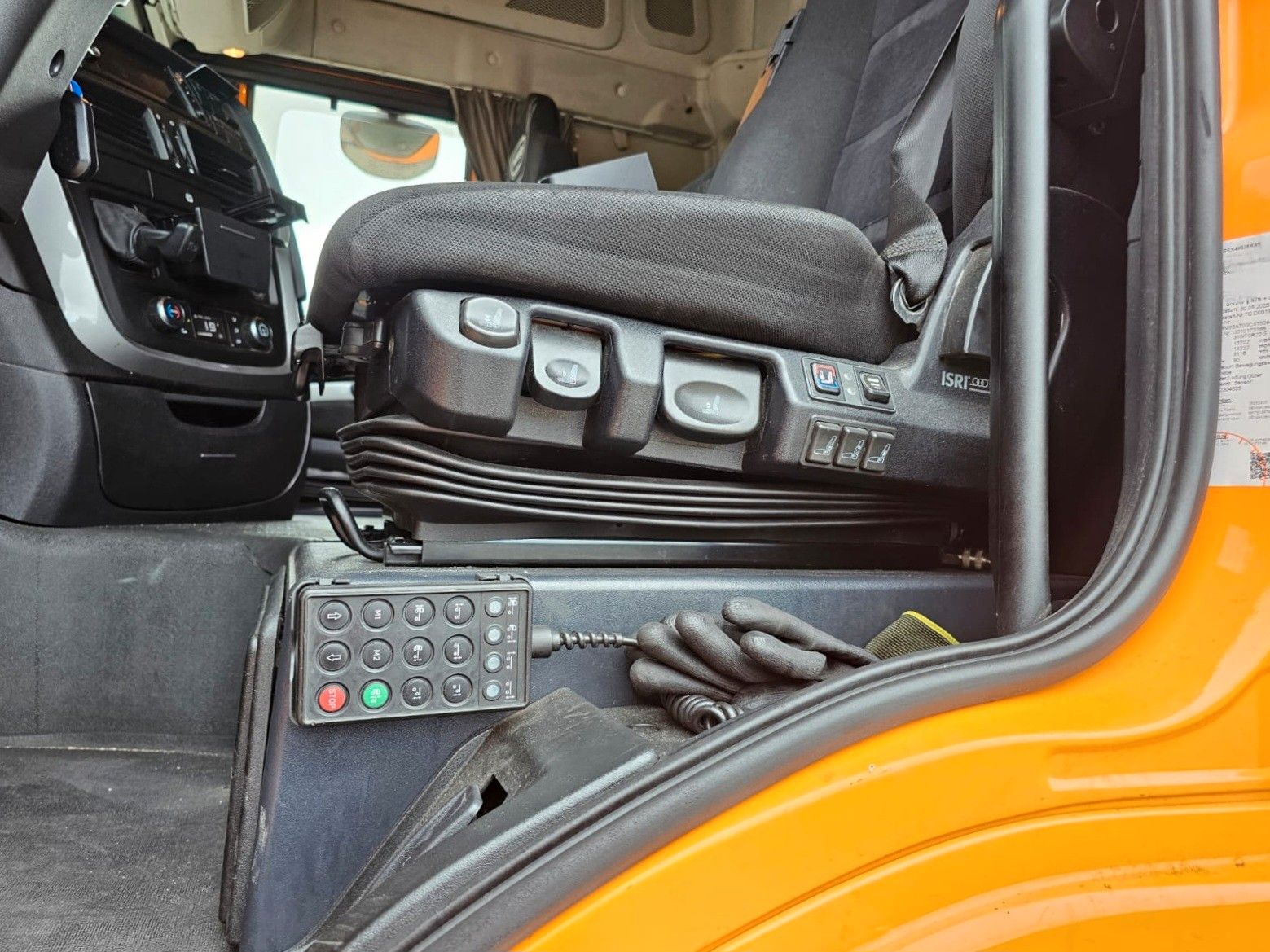 Fahrzeugabbildung Iveco 460 Hi Way, Retarder, Abstandstempomat