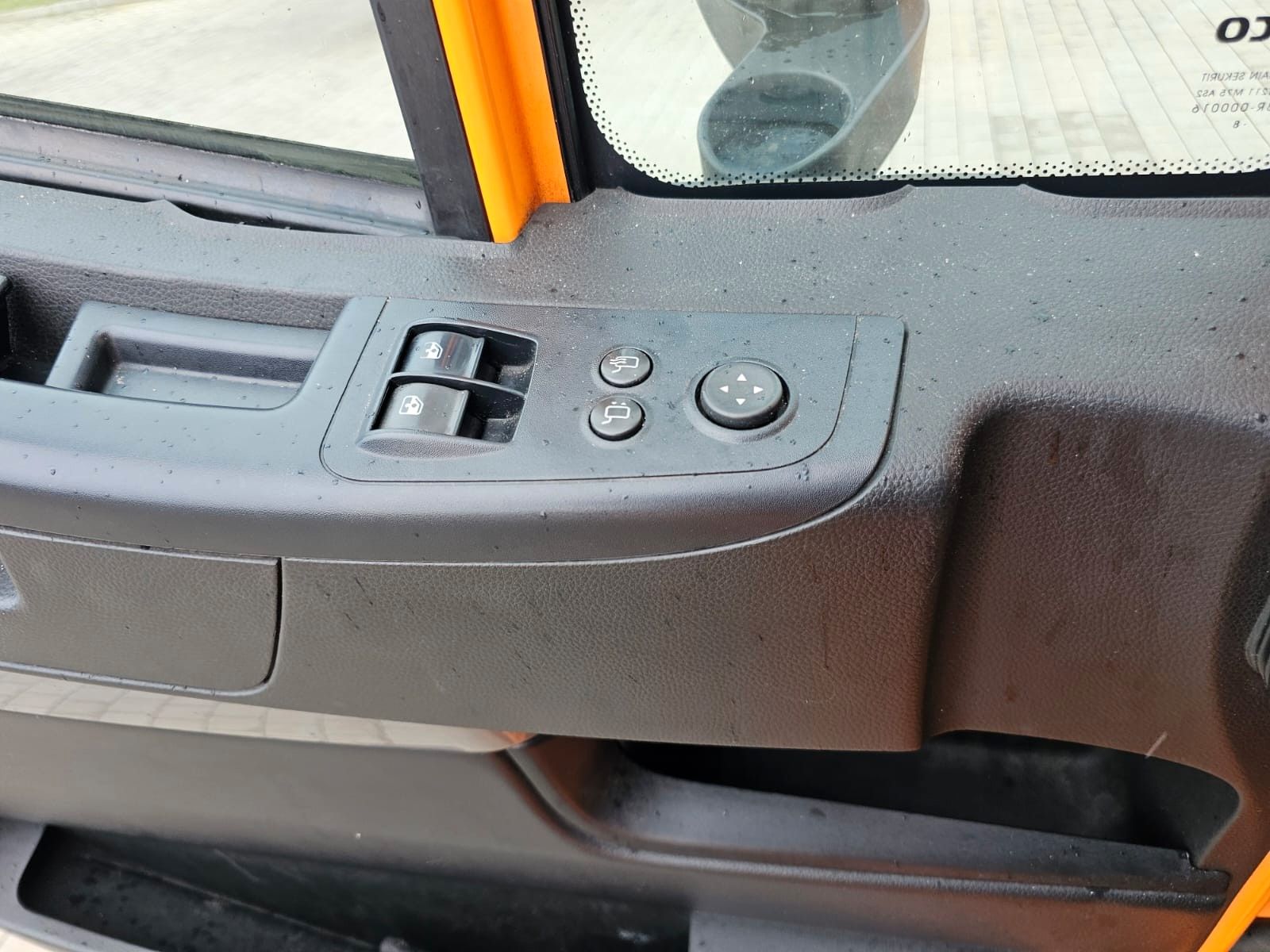 Fahrzeugabbildung Iveco 460 Hi Way, Retarder, Abstandstempomat