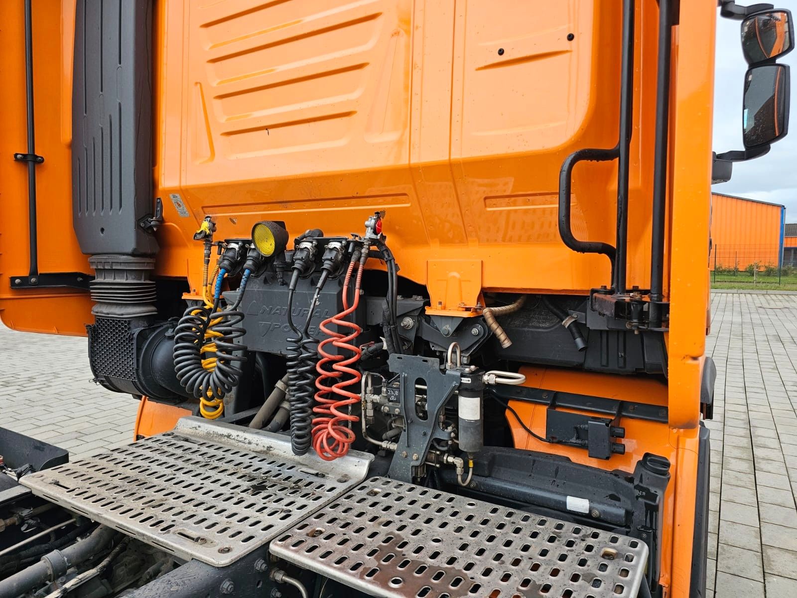 Fahrzeugabbildung Iveco 460 Hi Way, Retarder, Abstandstempomat