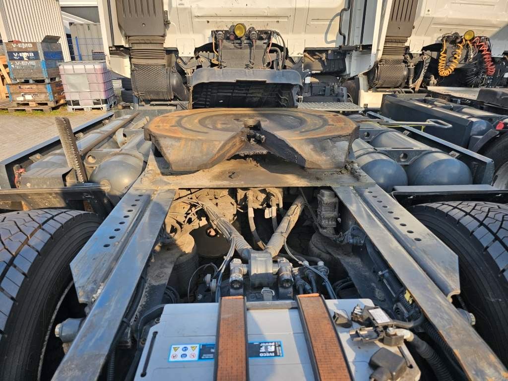 Fahrzeugabbildung Iveco 460 Hi Way, Retarder, Reifendruckkontrolle