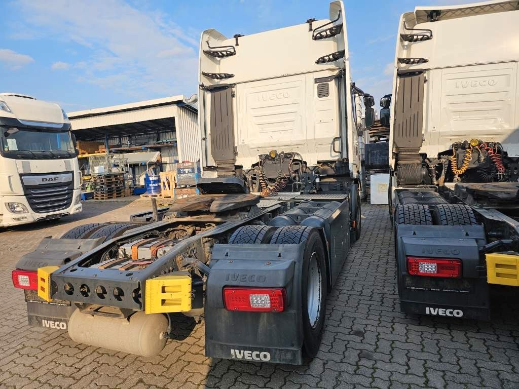 Fahrzeugabbildung Iveco 460 Hi Way, Retarder, Reifendruckkontrolle