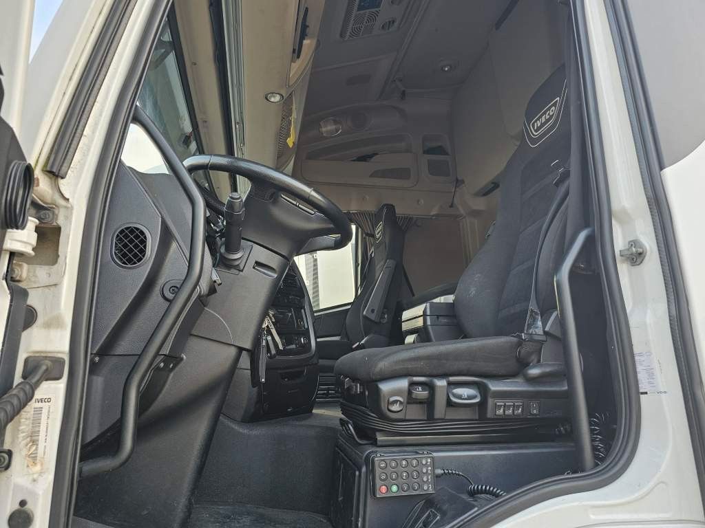 Fahrzeugabbildung Iveco 460 Hi Way, Retarder, Reifendruckkontrolle