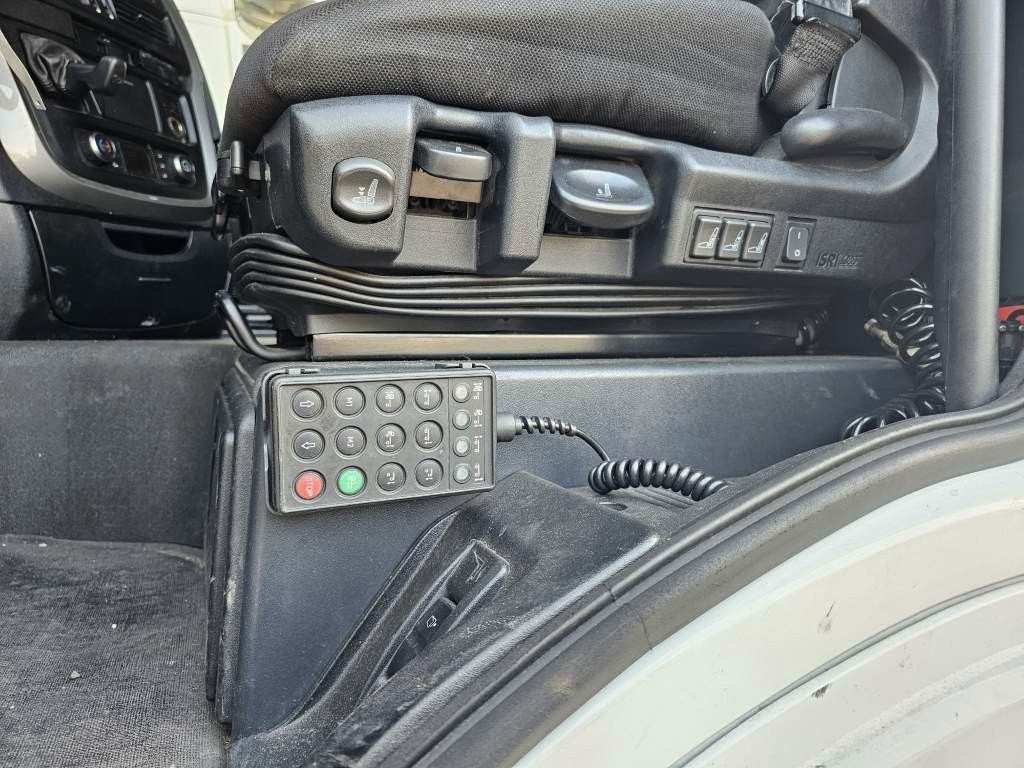 Fahrzeugabbildung Iveco 460 Hi Way, Retarder, Reifendruckkontrolle