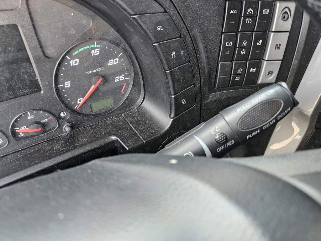 Fahrzeugabbildung Iveco 460 Hi Way, Retarder, Reifendruckkontrolle