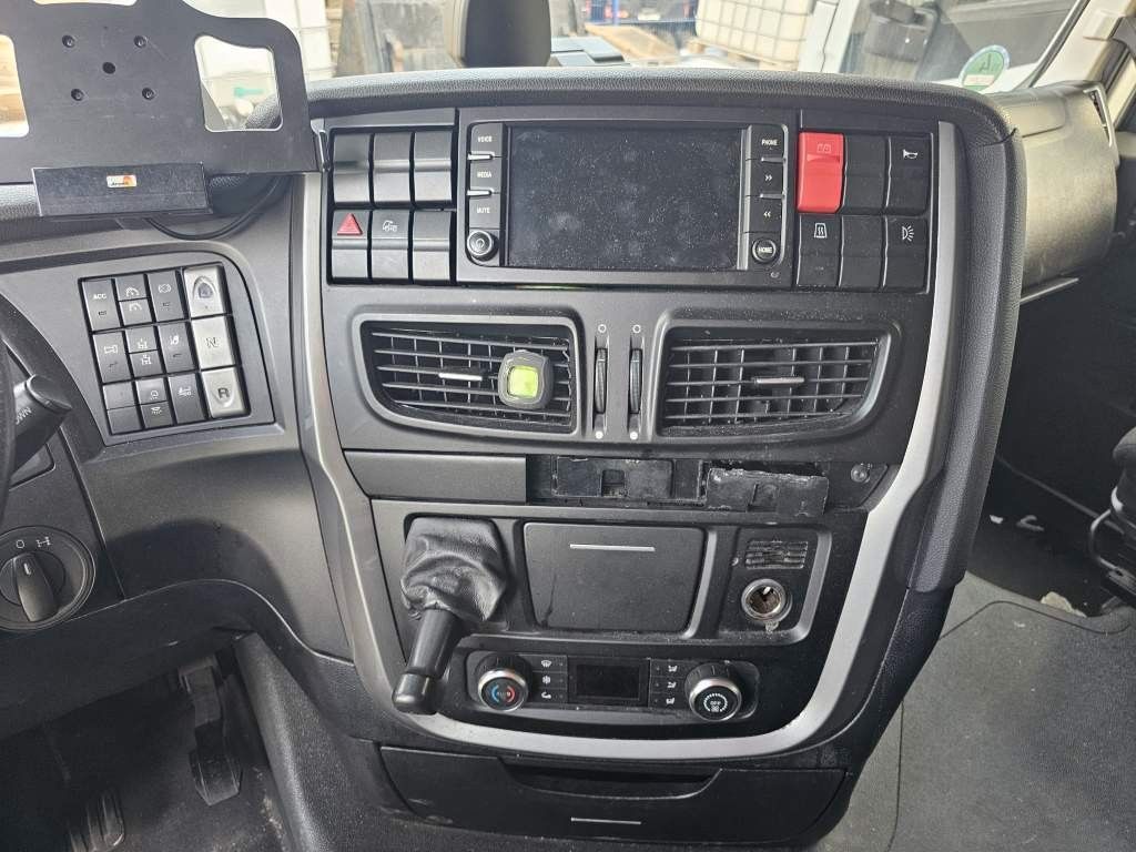 Fahrzeugabbildung Iveco 460 Hi Way, Retarder, Reifendruckkontrolle