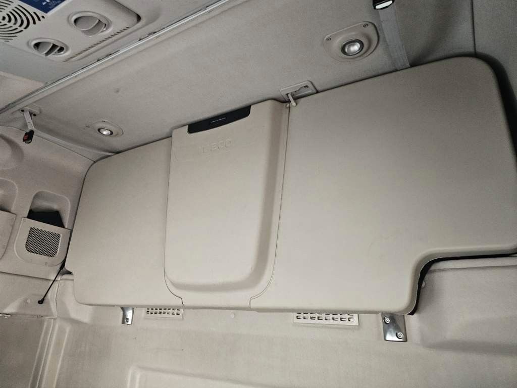 Fahrzeugabbildung Iveco 460 Hi Way, Retarder, Reifendruckkontrolle