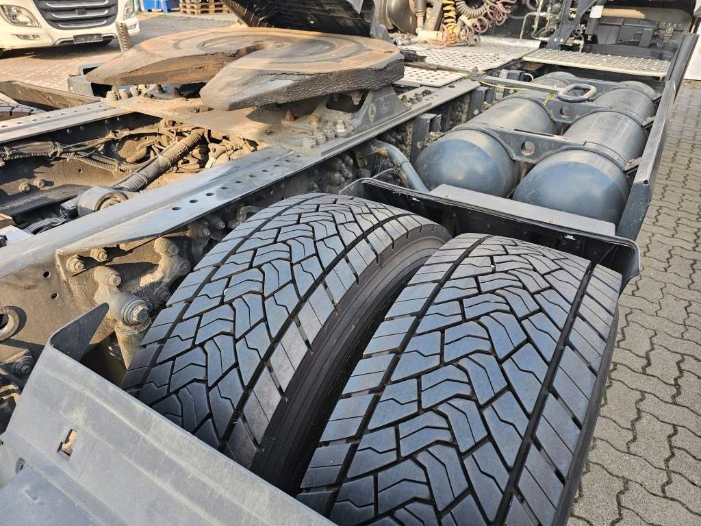 Fahrzeugabbildung Iveco 460 Hi Way, Retarder, Reifendruckkontrolle