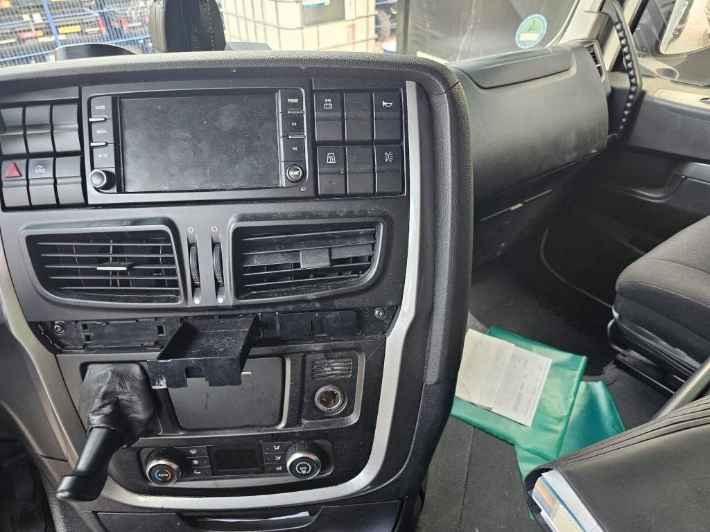 Fahrzeugabbildung Iveco 460 Hi Way, Retarder, Reifendruckkontrolle