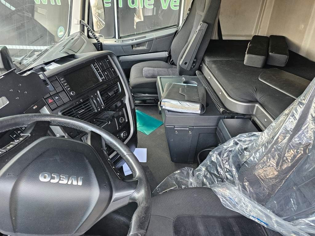 Fahrzeugabbildung Iveco 460 Hi Way, Retarder, Reifendruckkontrolle