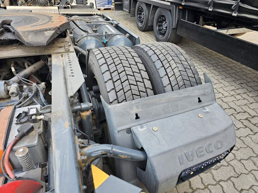 Fahrzeugabbildung Iveco 460 Hi Way, Retarder, Reifendruckkontrolle